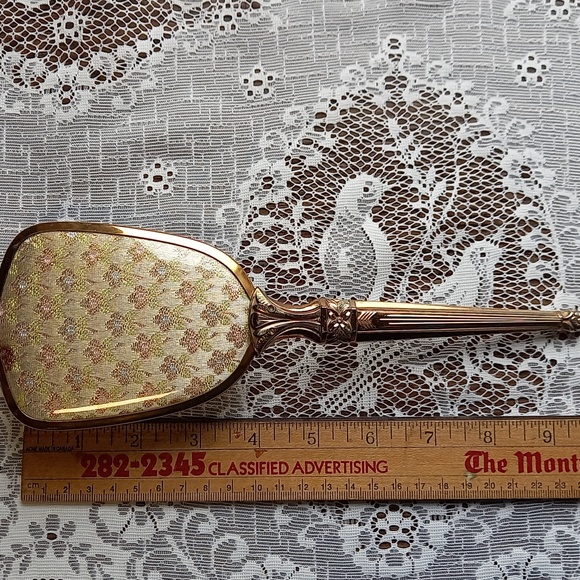 Vintage Ladies Grooming gold finish hair brush - Picture 5 of 7